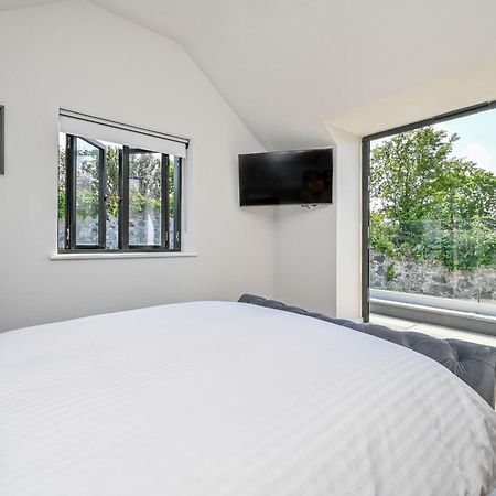 Вілла 1 The Nest - Luxury Modern House Nr Beach & Bars With Sea Views & Free Parking Чарлстаун Екстер'єр фото