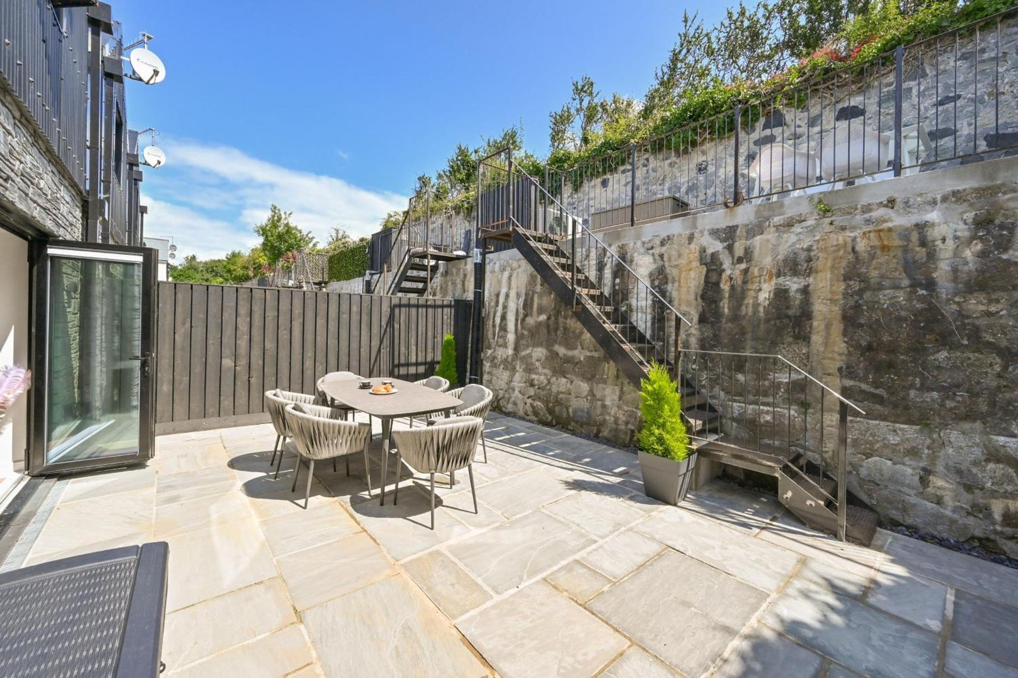 Вілла 1 The Nest - Luxury Modern House Nr Beach & Bars With Sea Views & Free Parking Чарлстаун Екстер'єр фото