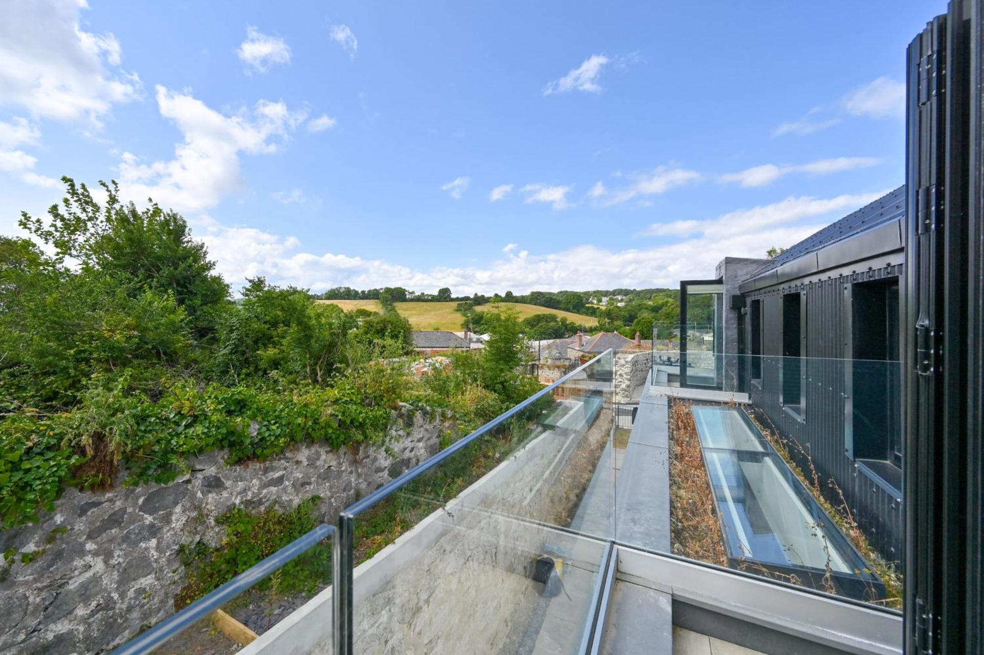 Вілла 1 The Nest - Luxury Modern House Nr Beach & Bars With Sea Views & Free Parking Чарлстаун Екстер'єр фото