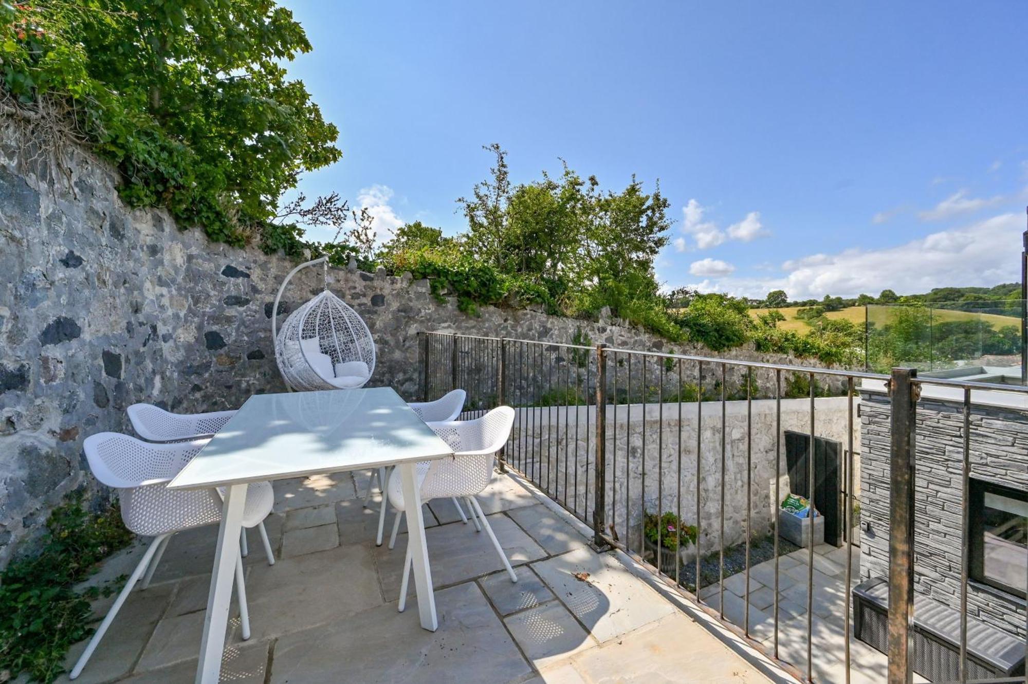 Вілла 1 The Nest - Luxury Modern House Nr Beach & Bars With Sea Views & Free Parking Чарлстаун Екстер'єр фото