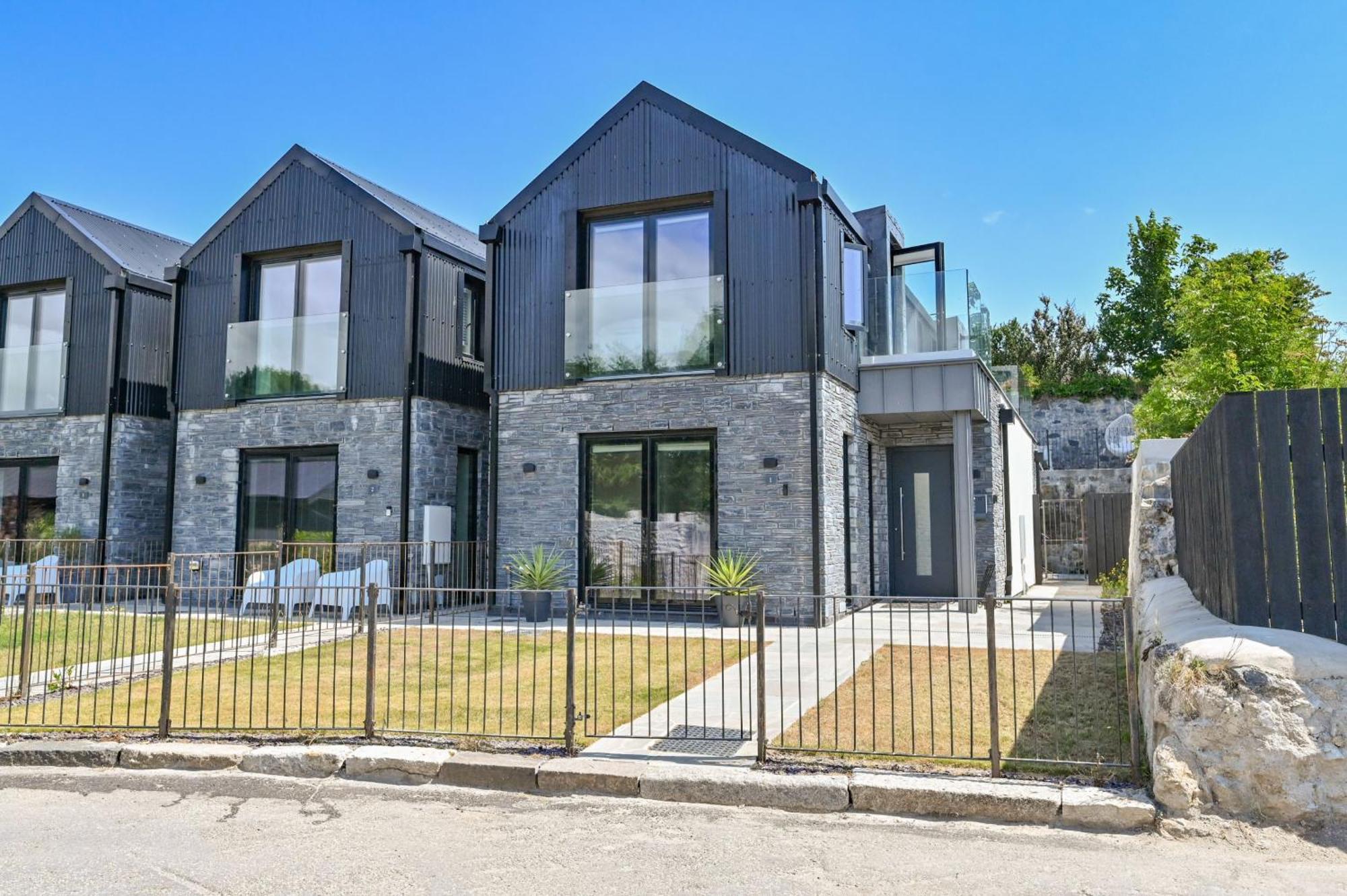 Вілла 1 The Nest - Luxury Modern House Nr Beach & Bars With Sea Views & Free Parking Чарлстаун Екстер'єр фото